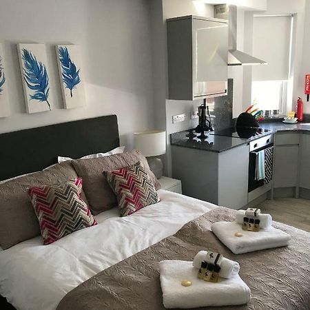 Berkshire Serviced Apartment Helena 12 Reading Dış mekan fotoğraf