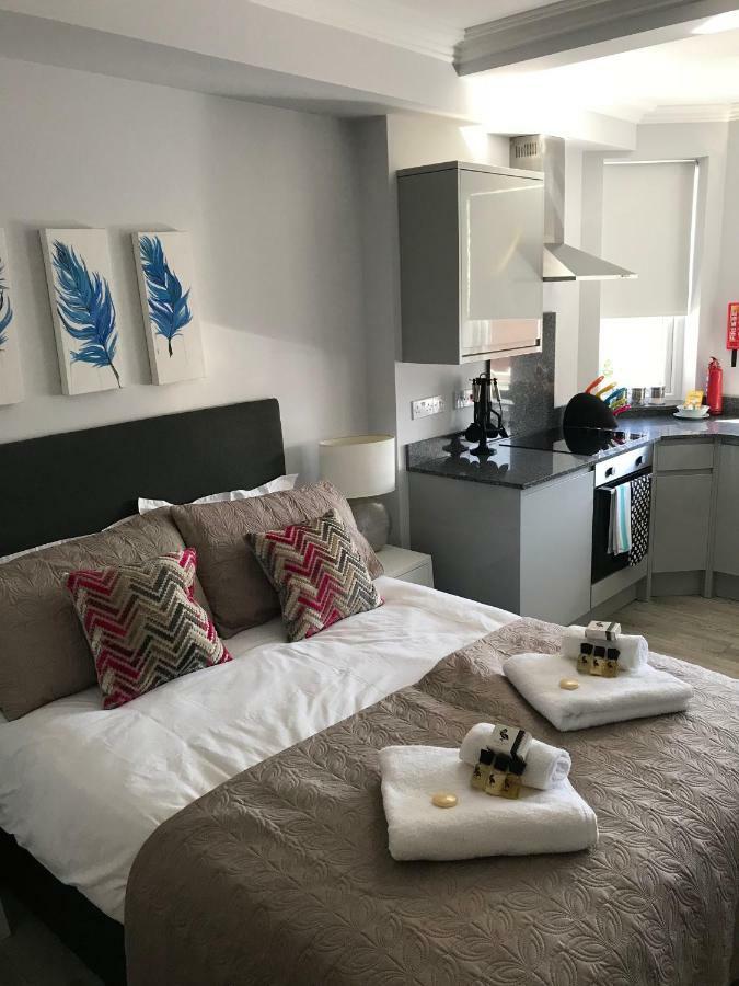 Berkshire Serviced Apartment Helena 12 Reading Dış mekan fotoğraf